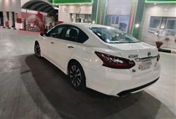 نيسان ألتيما